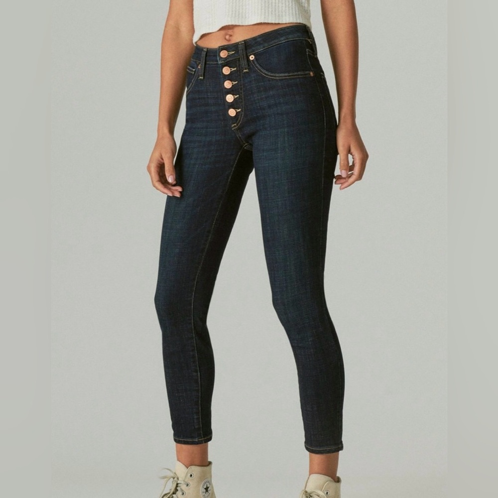 🍀Like New Lucky Brand Mid Rise Skinny Ava Dark Blue Button-Fly Jeans in Size 4